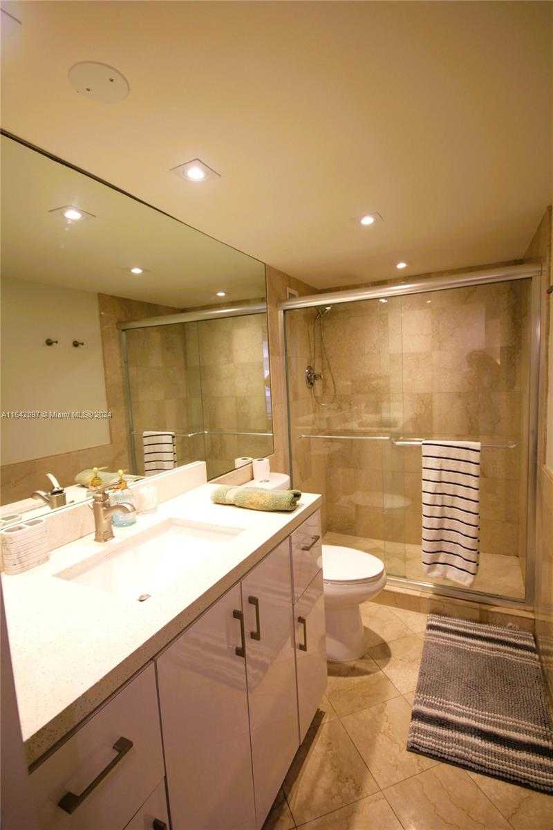 Small Image of 5161 COLLINS AV #1004, Miami Beach Number 16