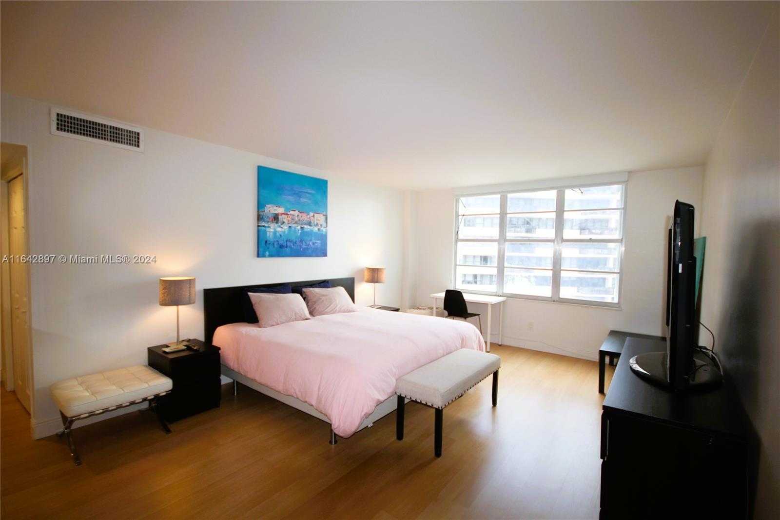 Small Image of 5161 COLLINS AV #1004, Miami Beach Number 19