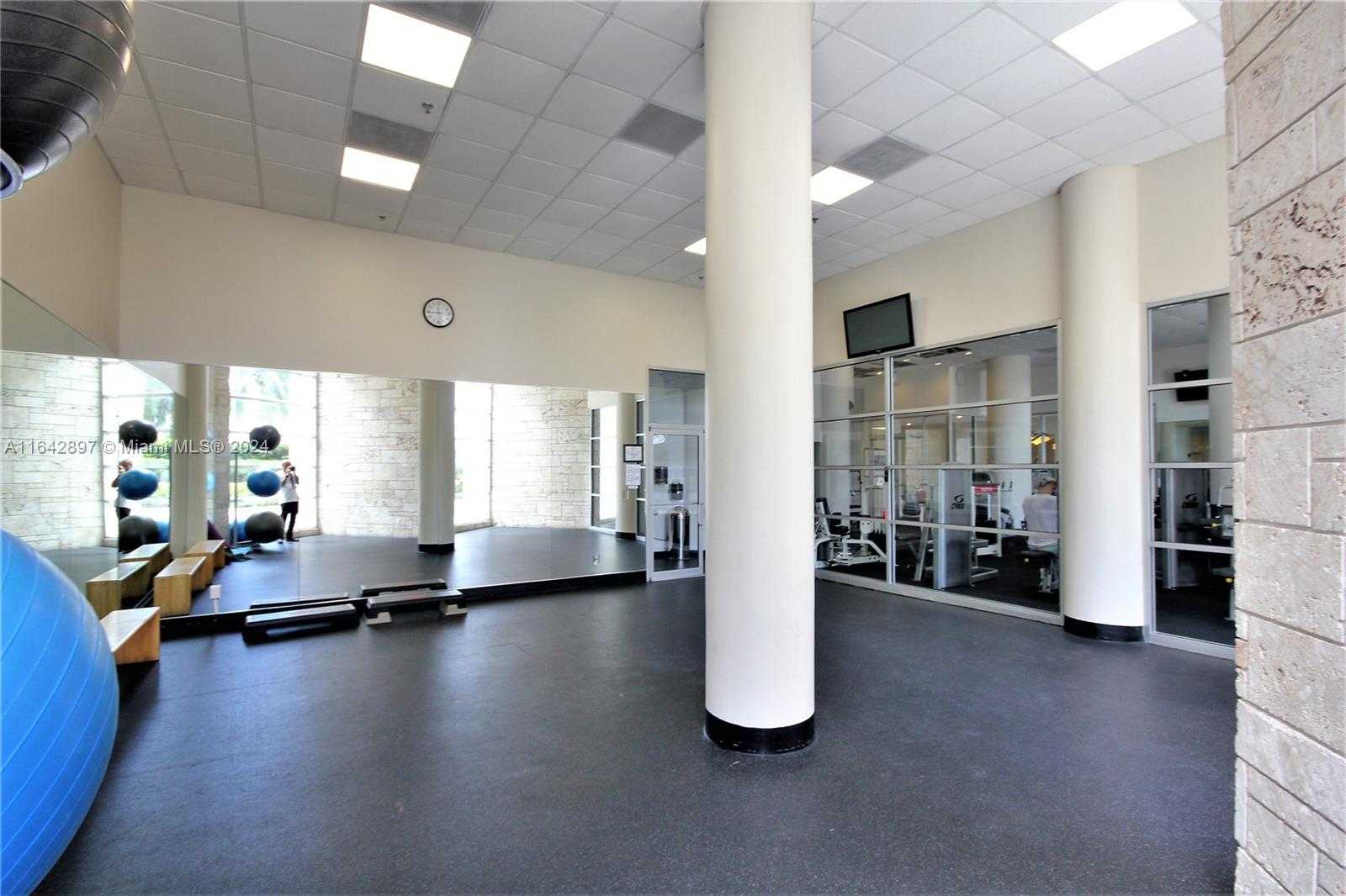 Small Image of 5161 COLLINS AV #1004, Miami Beach Number 58