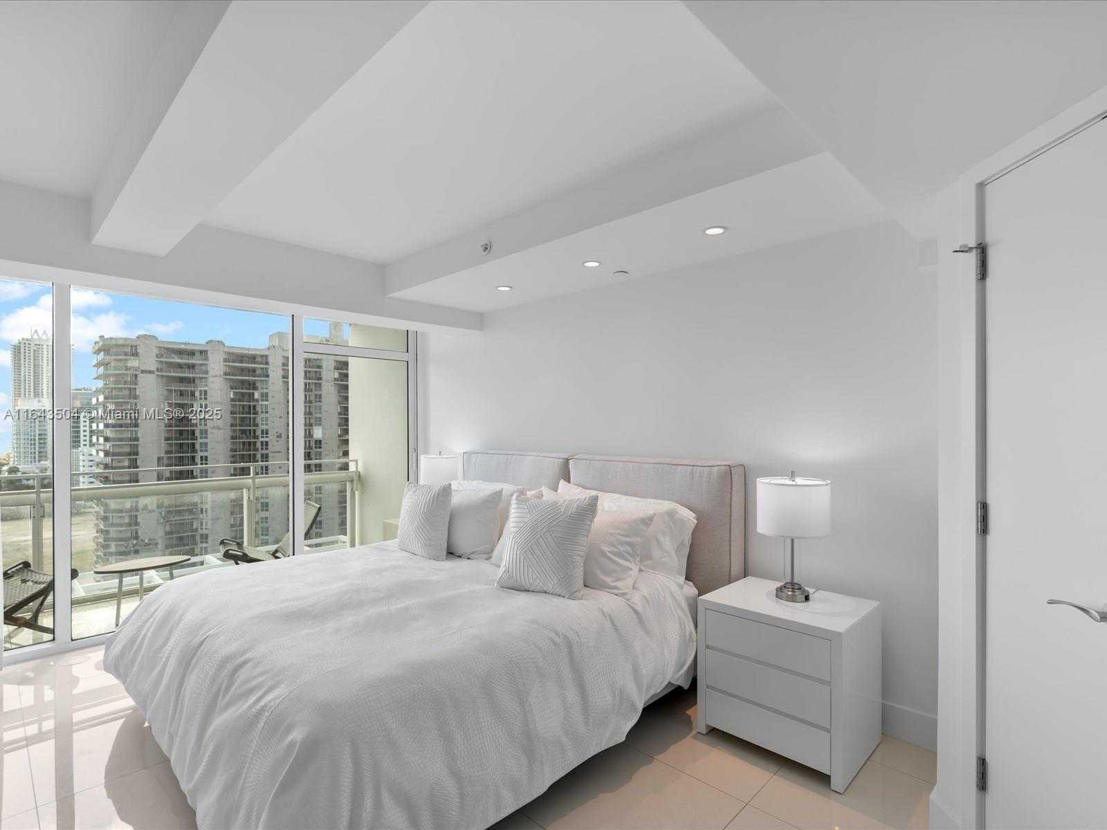 Small Image of 6801 #LPH16, Miami Beach Number 27