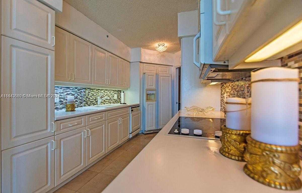 Small Image of 16400 COLLINS AVE #2143, Sunny Isles Beach Number 4