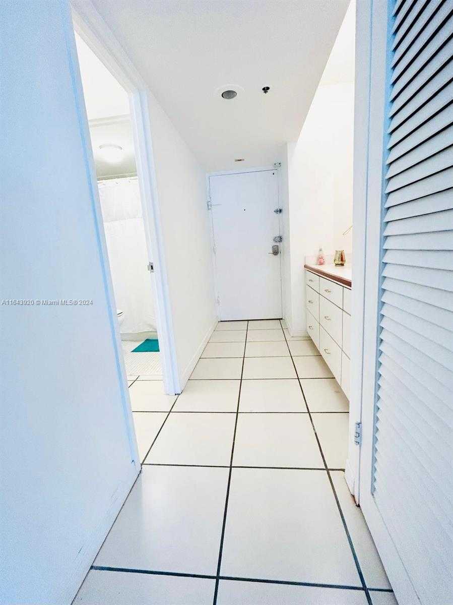 Small Image of 100 LINCOLN RD #1105, Miami Beach Number 11