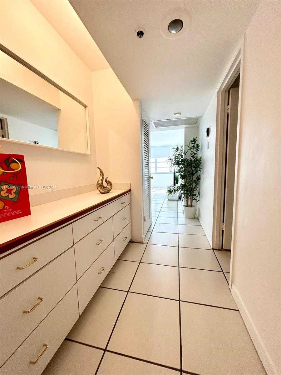 Small Image of 100 LINCOLN RD #1105, Miami Beach Number 12