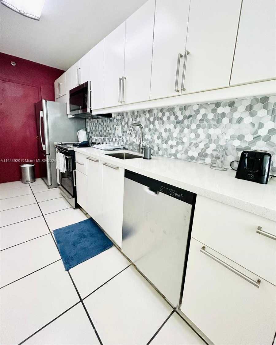 Small Image of 100 LINCOLN RD #1105, Miami Beach Number 5