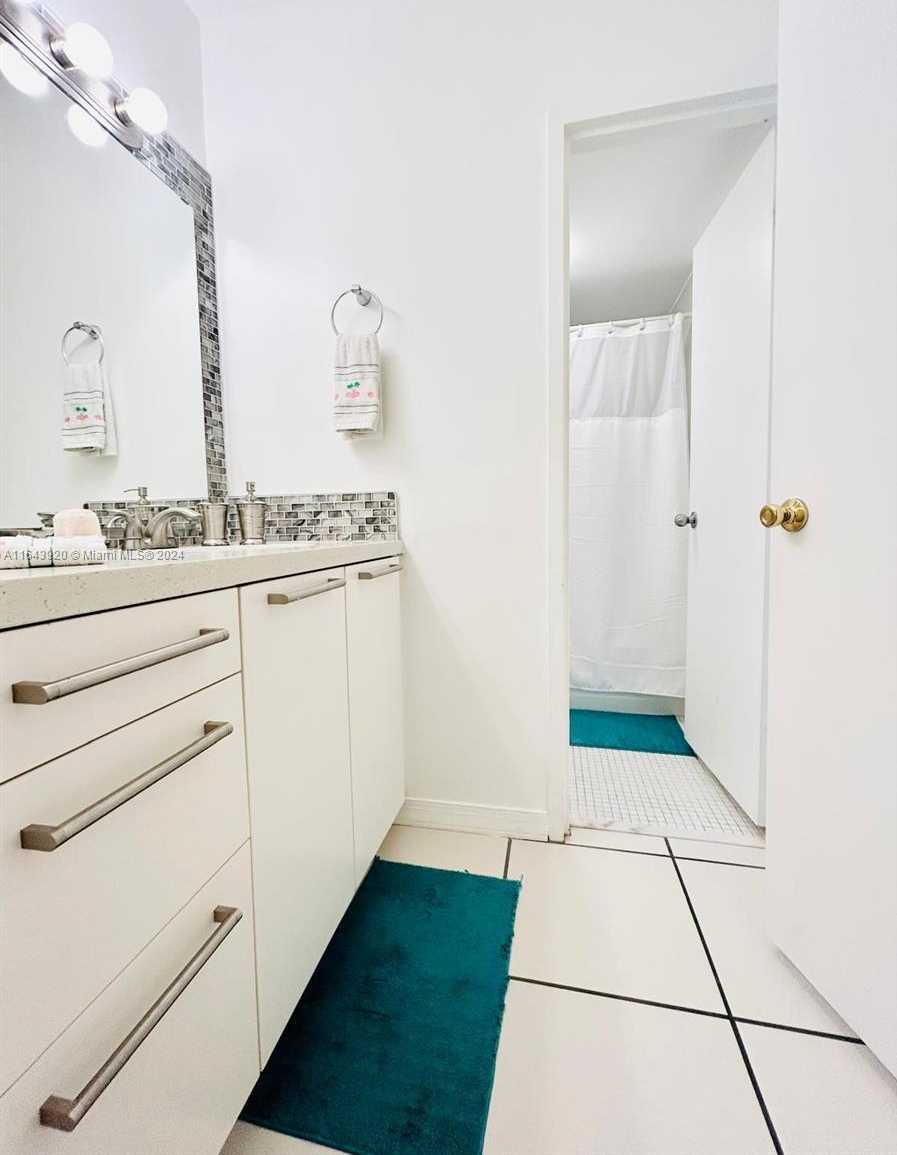 Small Image of 100 LINCOLN RD #1105, Miami Beach Number 8