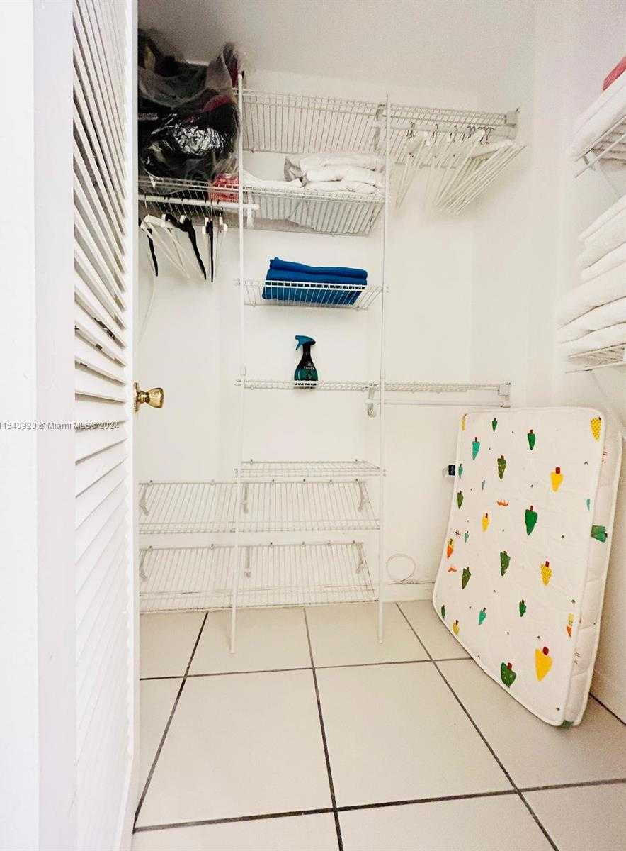 Small Image of 100 LINCOLN RD #1105, Miami Beach Number 9