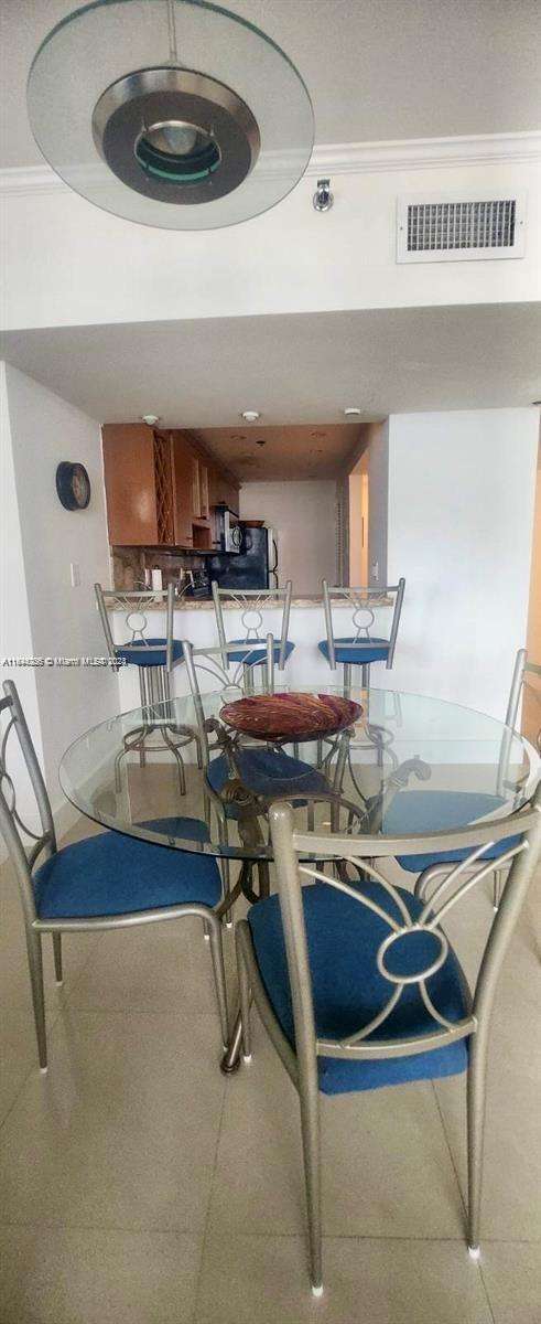 Small Image of 100 Lincoln Rd, Miami Beach, FL 33139, USA Number 19