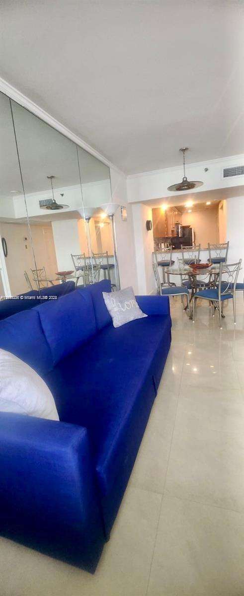 Small Image of 100 Lincoln Rd, Miami Beach, FL 33139, USA Number 27