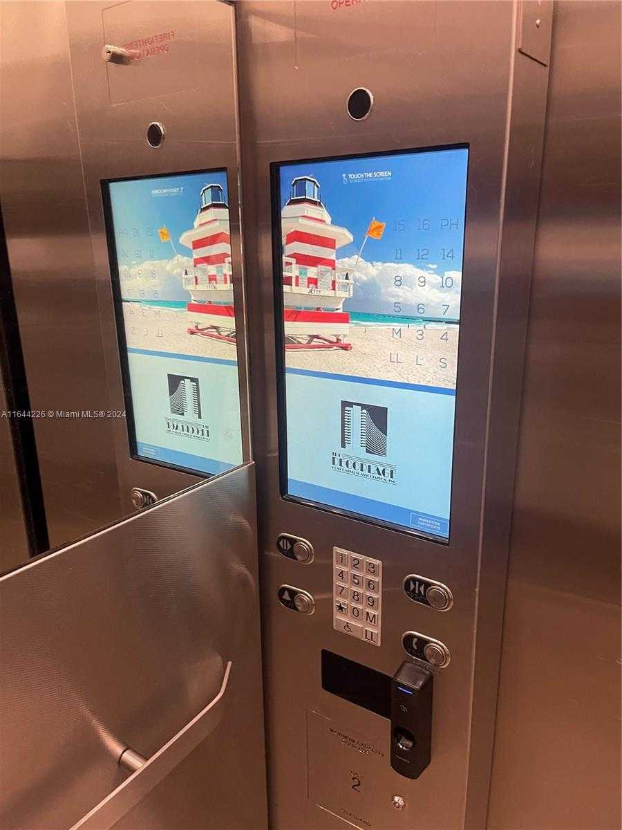 Small Image of 100 Lincoln Rd, Miami Beach, FL 33139, USA Number 38