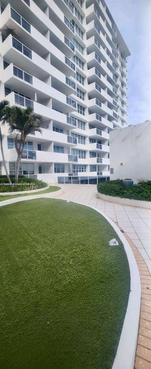 Small Image of 100 Lincoln Rd, Miami Beach, FL 33139, USA Number 42