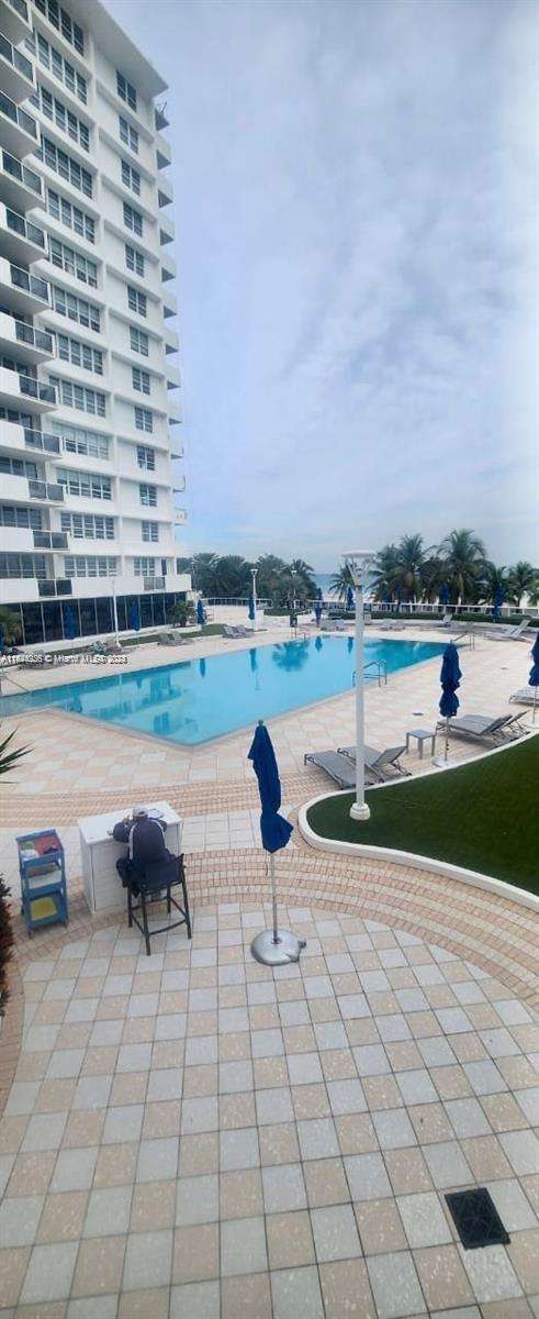 Small Image of 100 Lincoln Rd, Miami Beach, FL 33139, USA Number 44