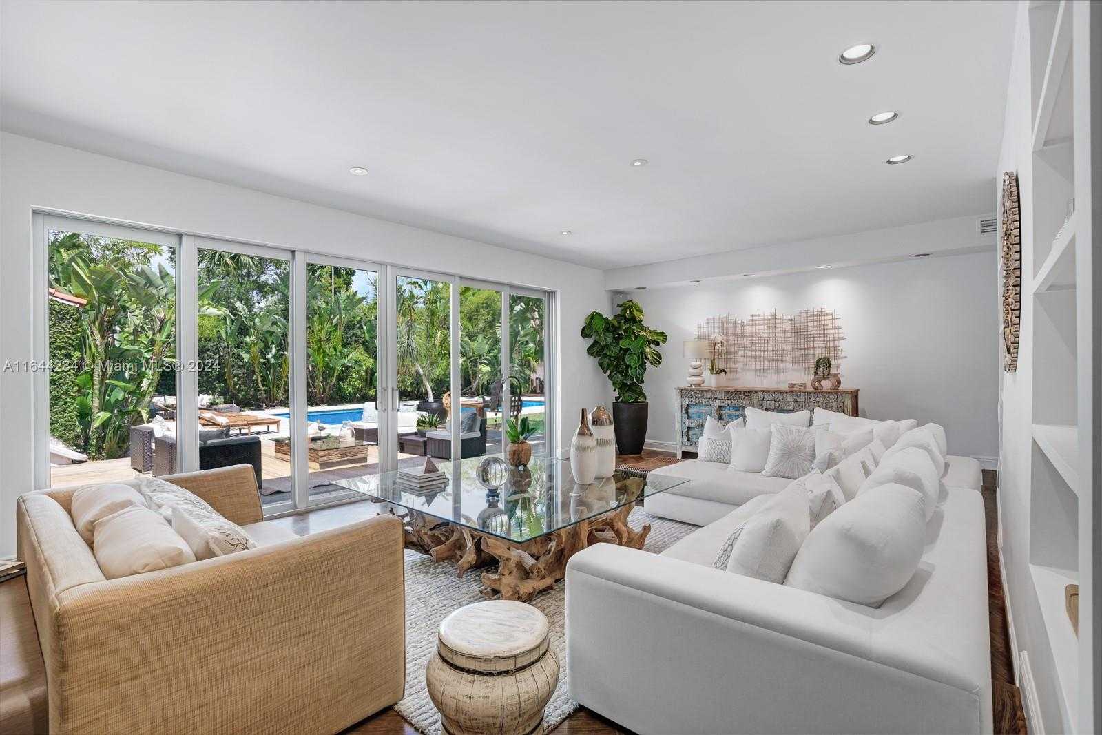 Small Image of 575 HIBISCUS LN, Miami Number 11