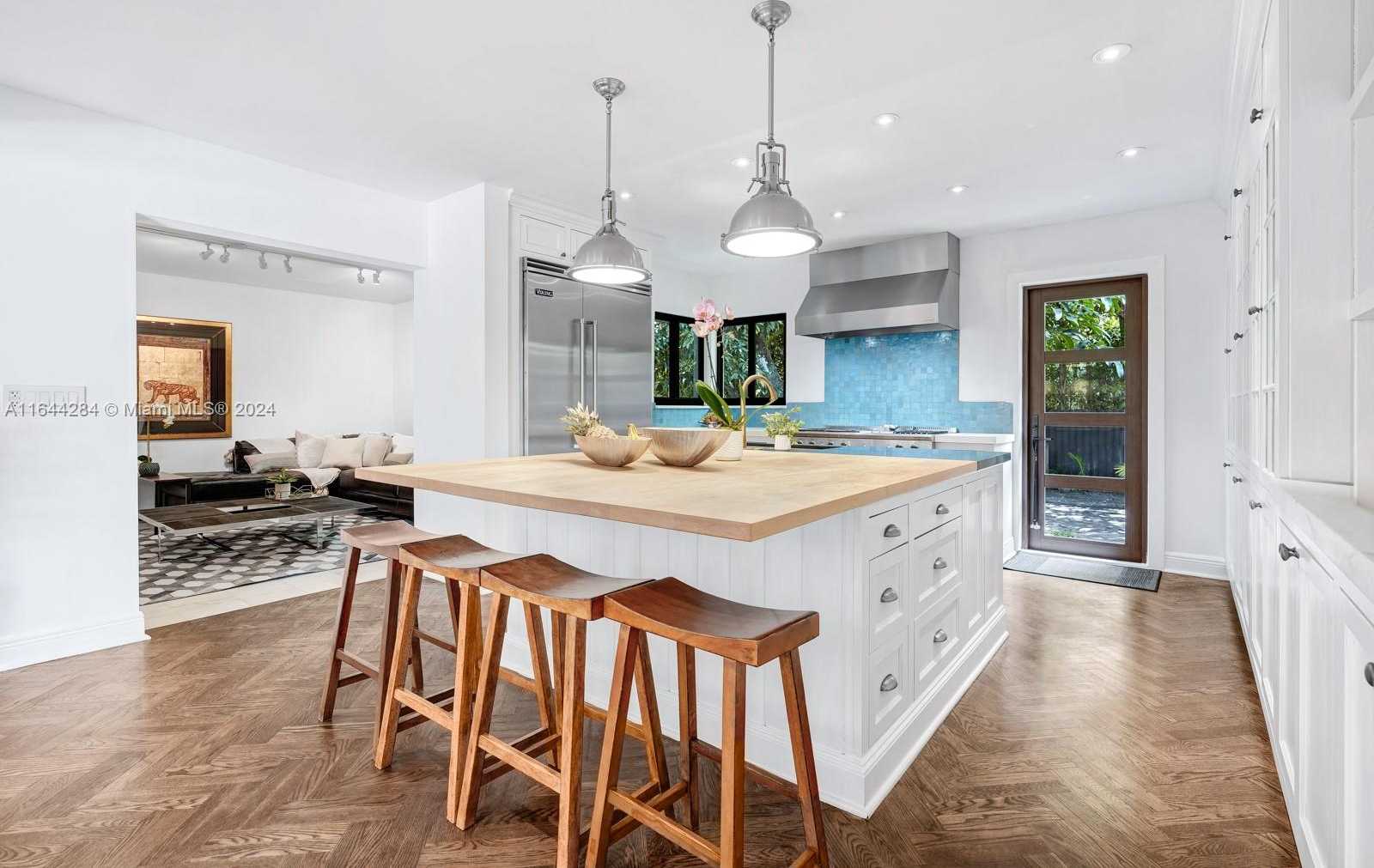 Small Image of 575 HIBISCUS LN, Miami Number 13