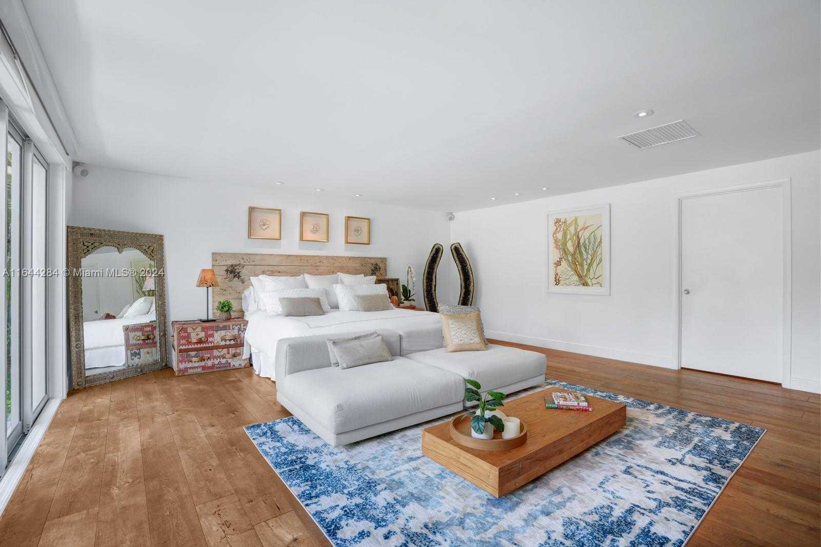 Small Image of 575 HIBISCUS LN, Miami Number 23