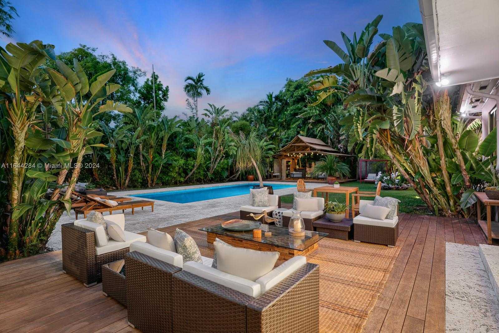 Small Image of 575 HIBISCUS LN, Miami Number 4