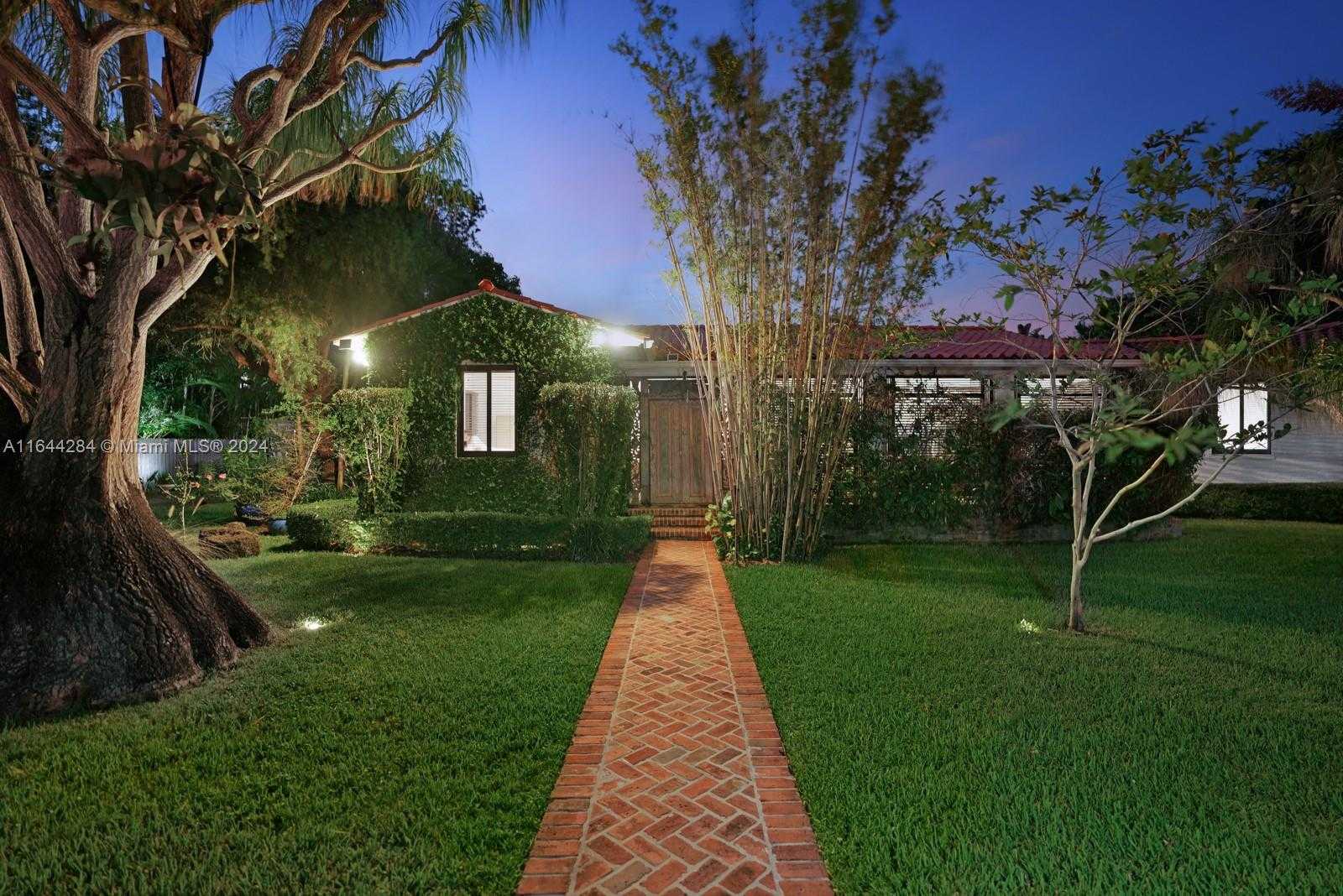 Small Image of 575 HIBISCUS LN, Miami Number 58