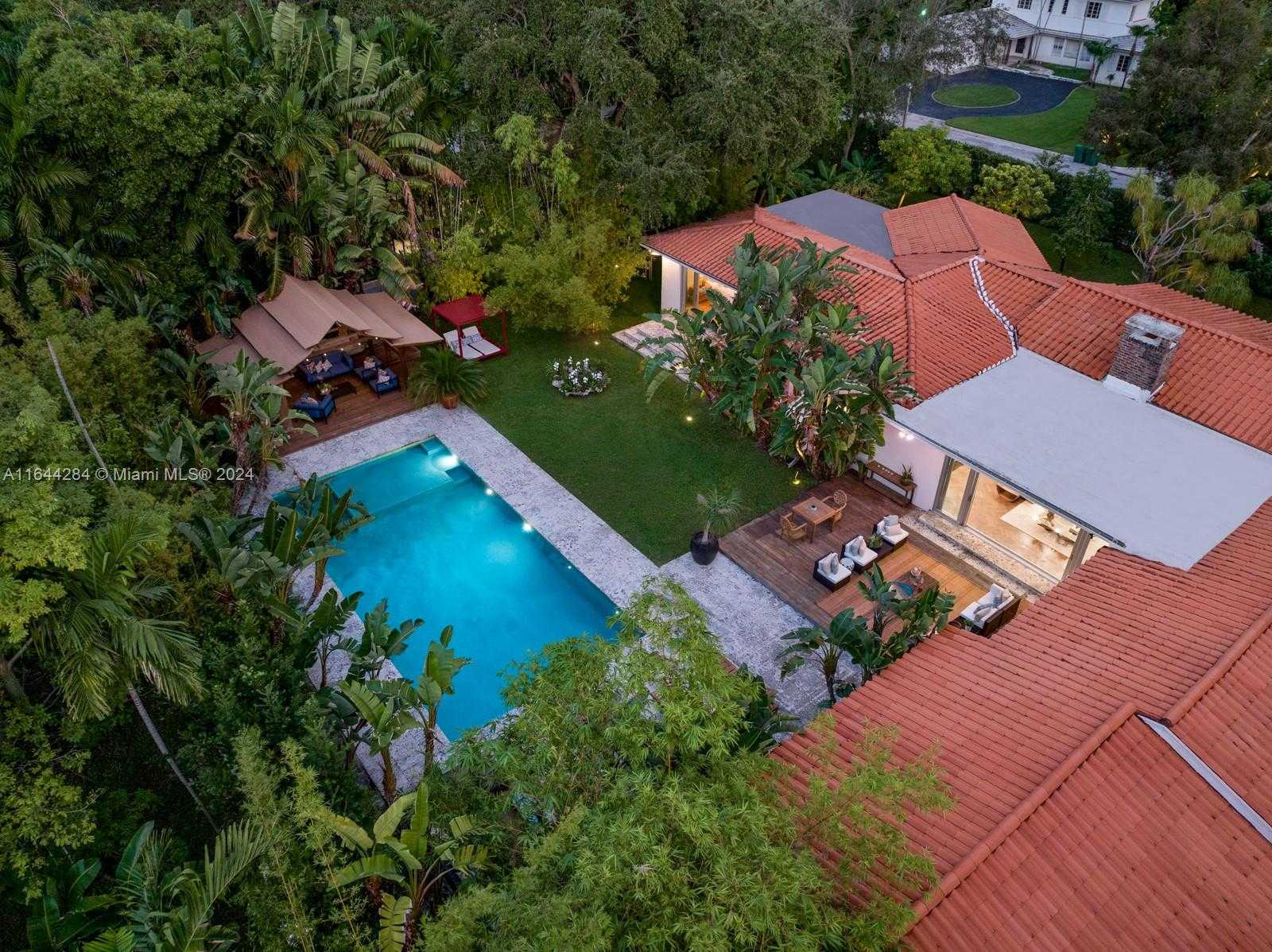 Small Image of 575 HIBISCUS LN, Miami Number 63