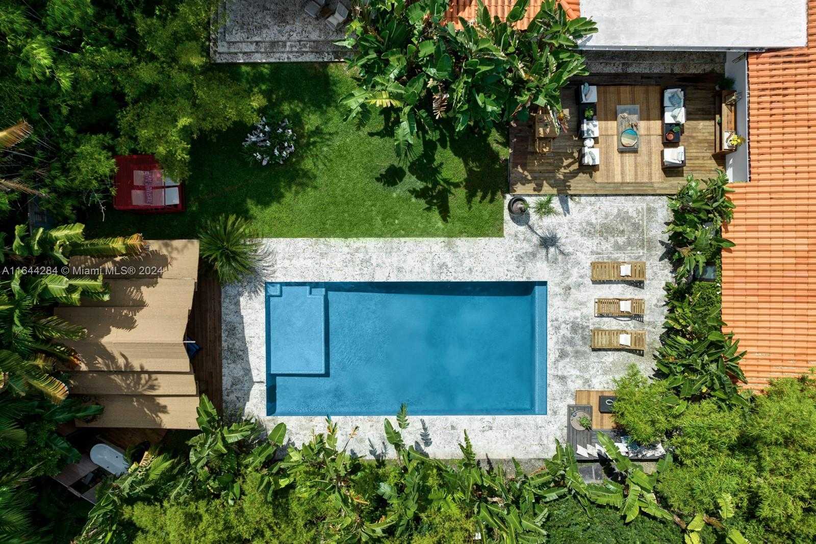 Small Image of 575 HIBISCUS LN, Miami Number 68