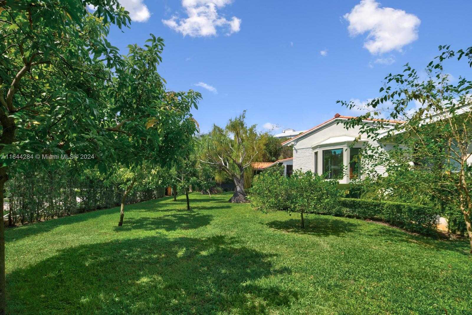Small Image of 575 HIBISCUS LN, Miami Number 74