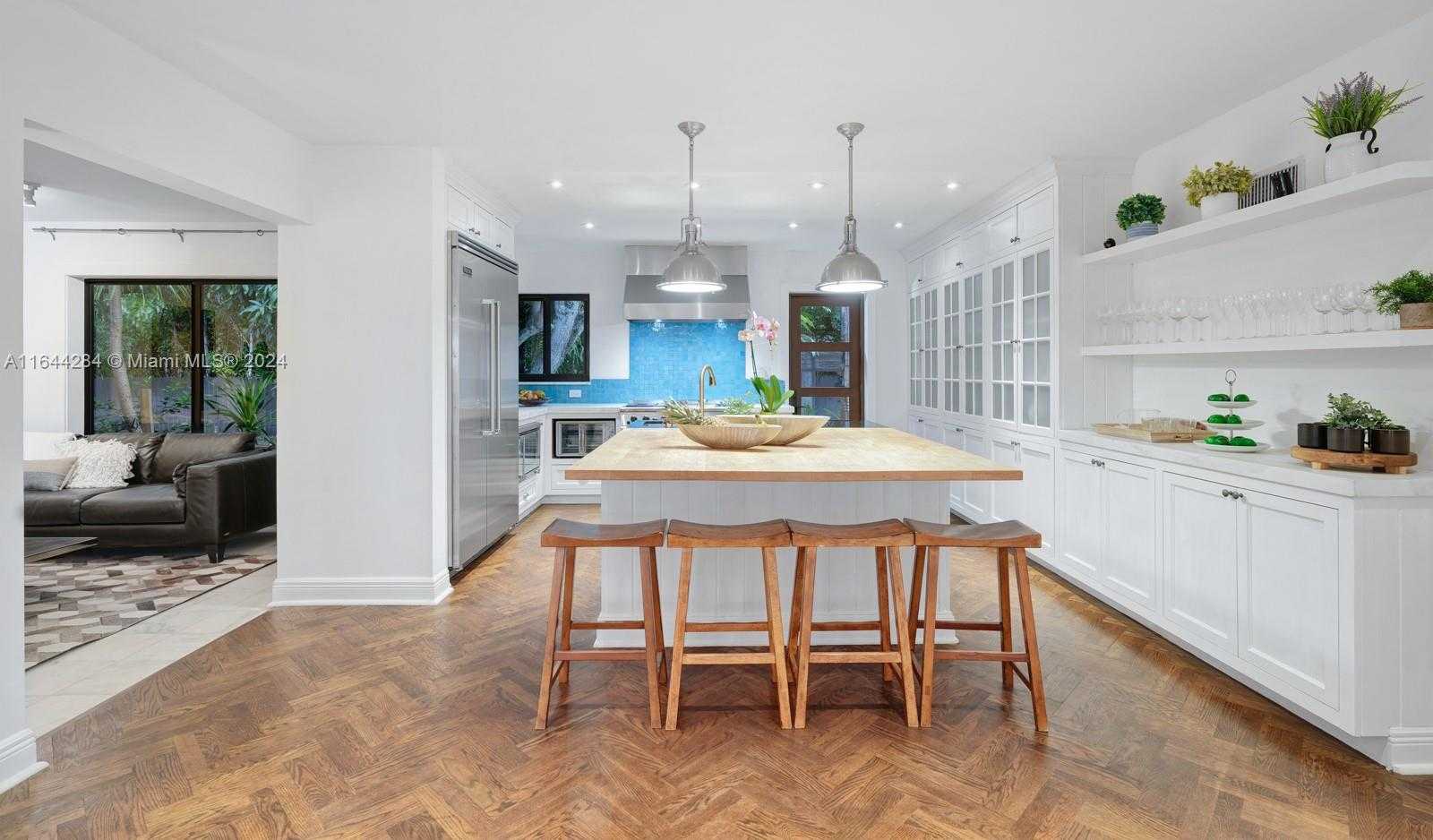 Small Image of 575 HIBISCUS LN, Miami Number 84