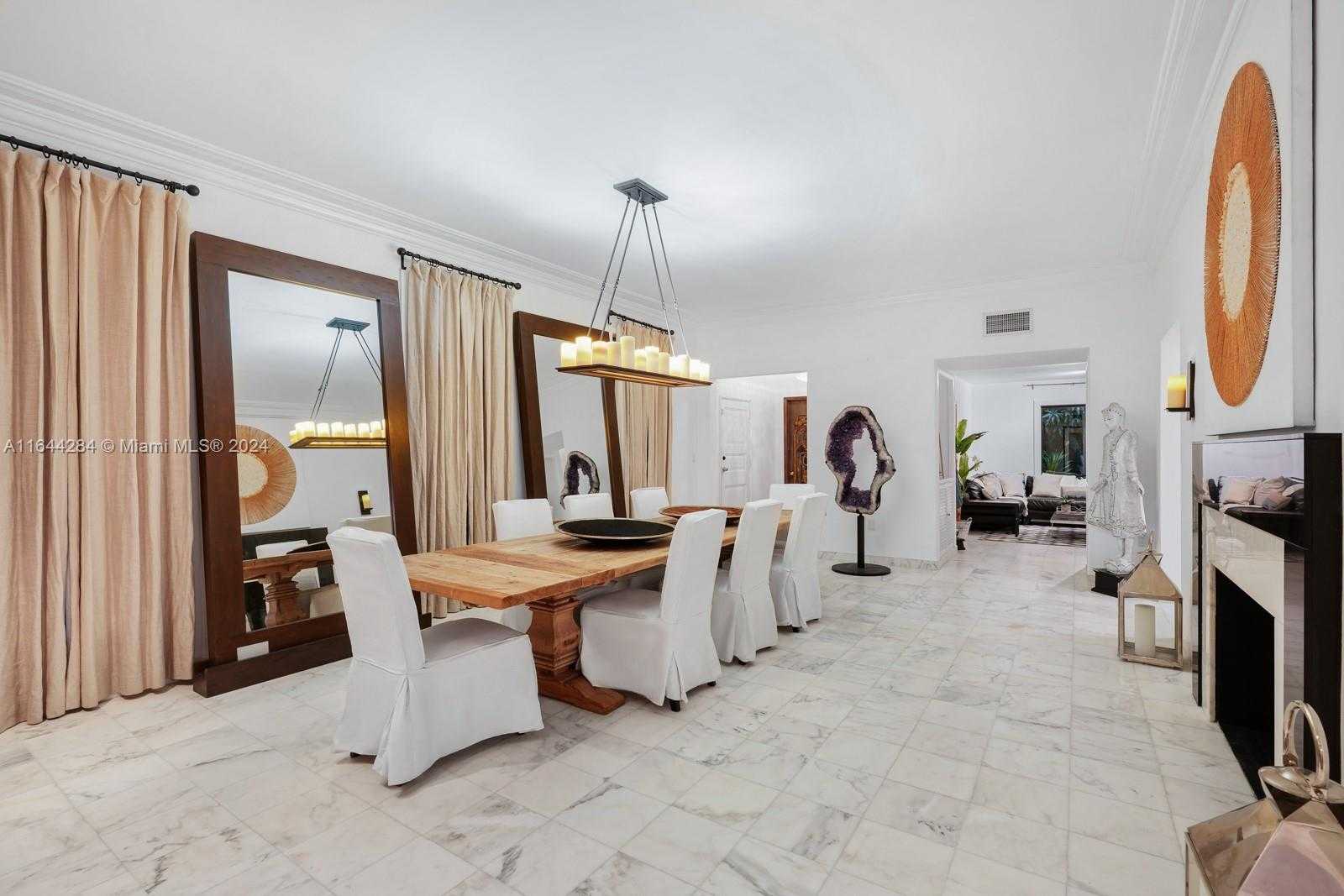 Small Image of 575 HIBISCUS LN, Miami Number 88