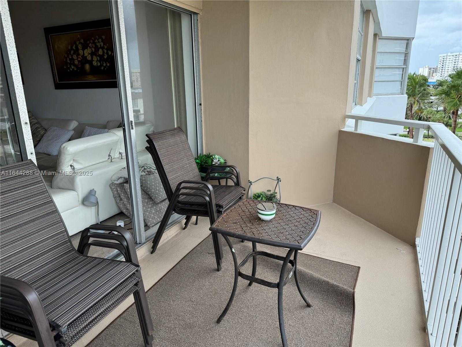 Small Image of 1950 SOUTH OCEAN DR #4D, Hallandale Beach Number 14