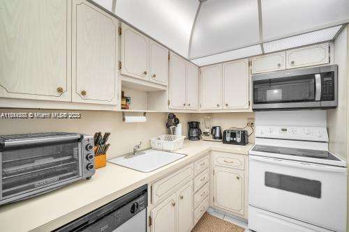 Small Image of 1950 SOUTH OCEAN DR #4D, Hallandale Beach Number 9