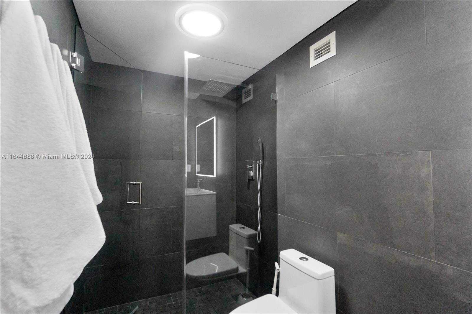 Small Image of 100 LINCOLN RD #1104, Miami Beach Number 12