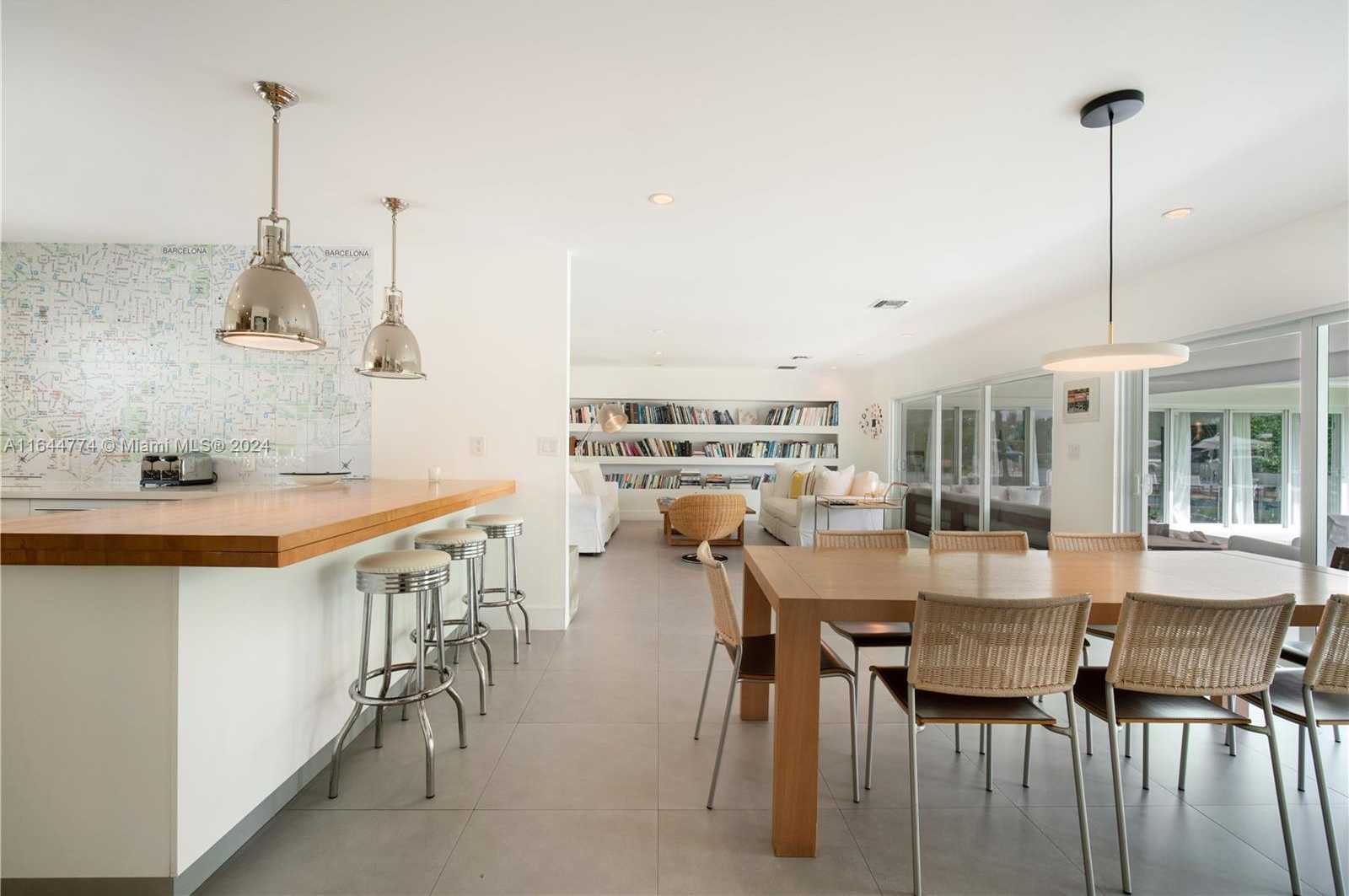 Small Image of 861 HARBOR DR, Key Biscayne Number 11