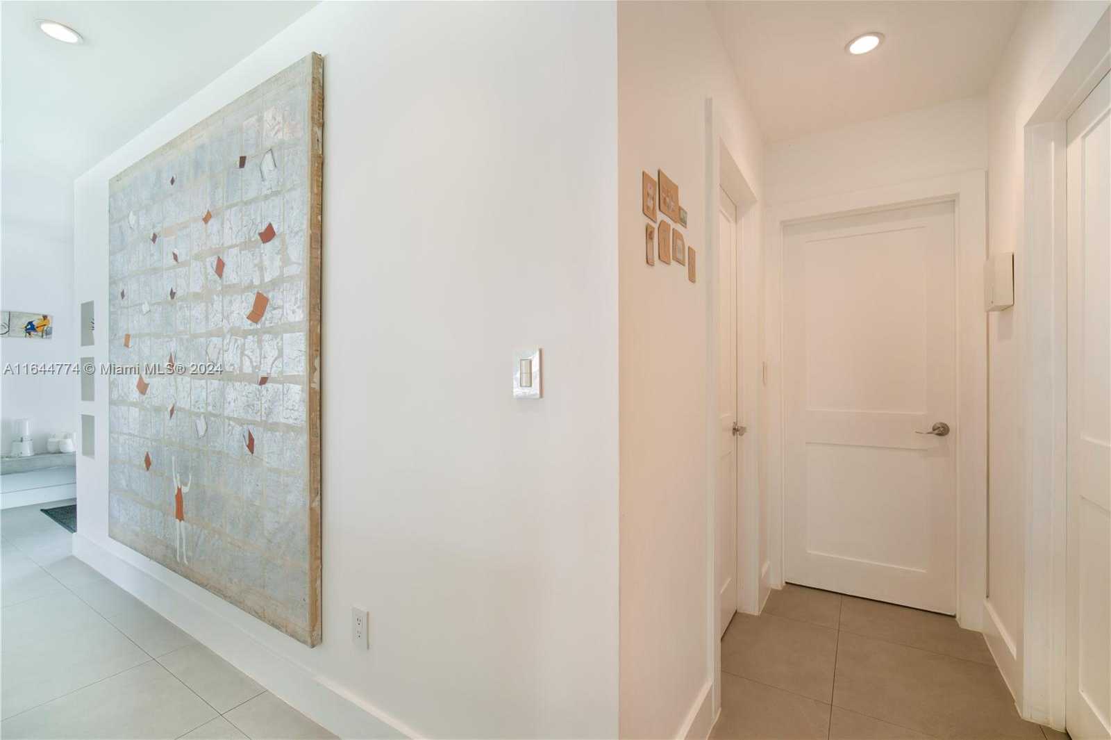 Small Image of 861 HARBOR DR, Key Biscayne Number 18