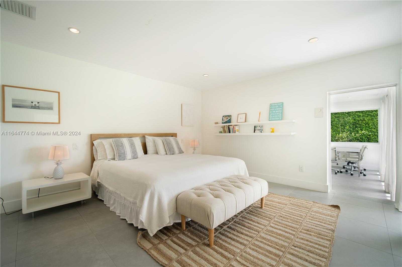 Small Image of 861 HARBOR DR, Key Biscayne Number 26
