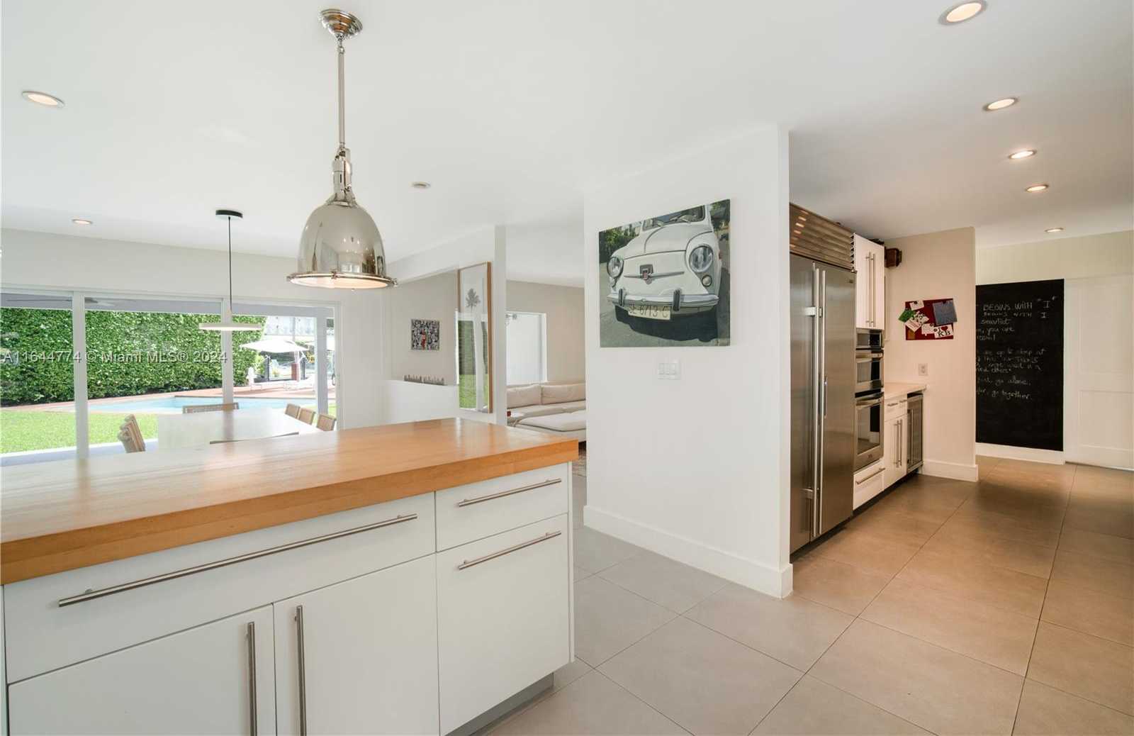 Small Image of 861 HARBOR DR, Key Biscayne Number 38