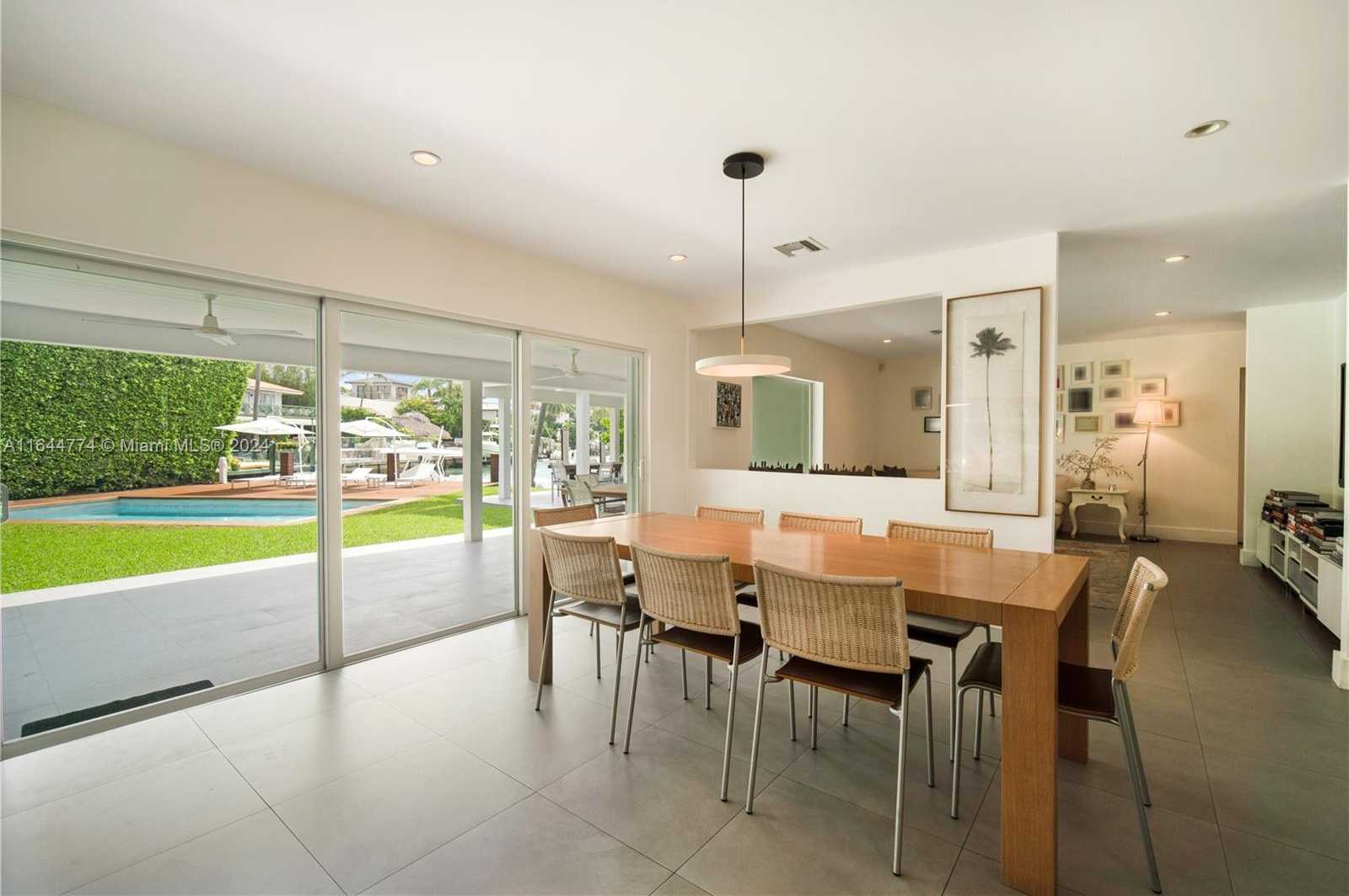 Small Image of 861 HARBOR DR, Key Biscayne Number 4