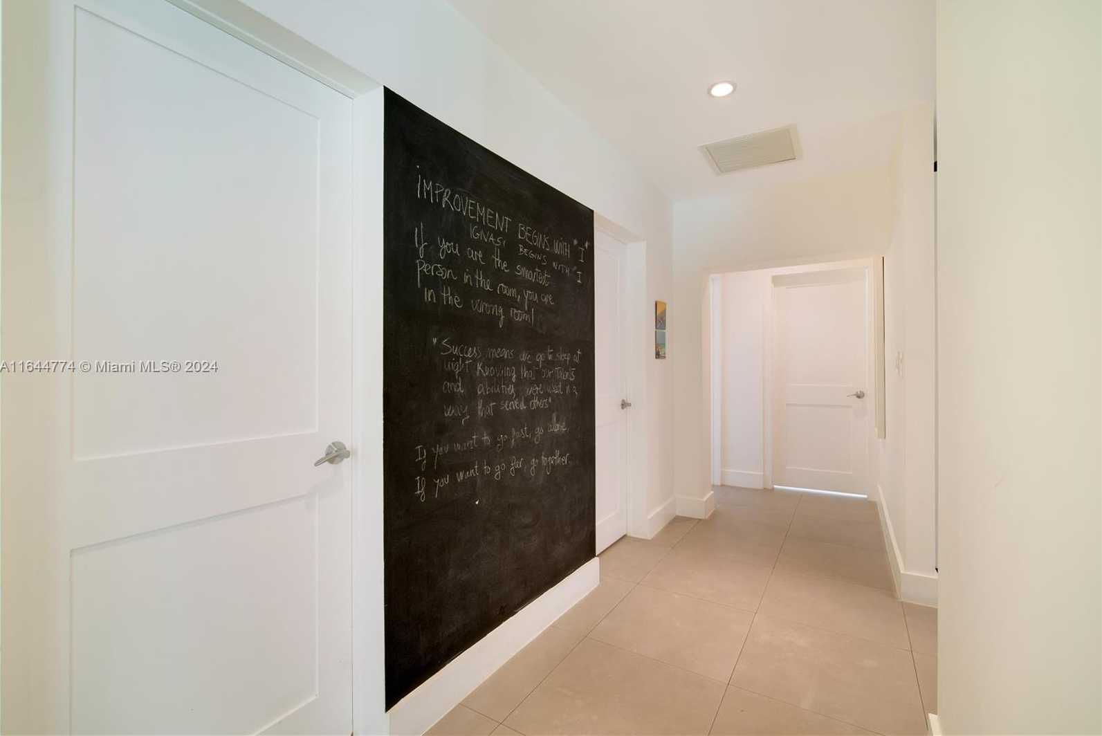 Small Image of 861 HARBOR DR, Key Biscayne Number 40