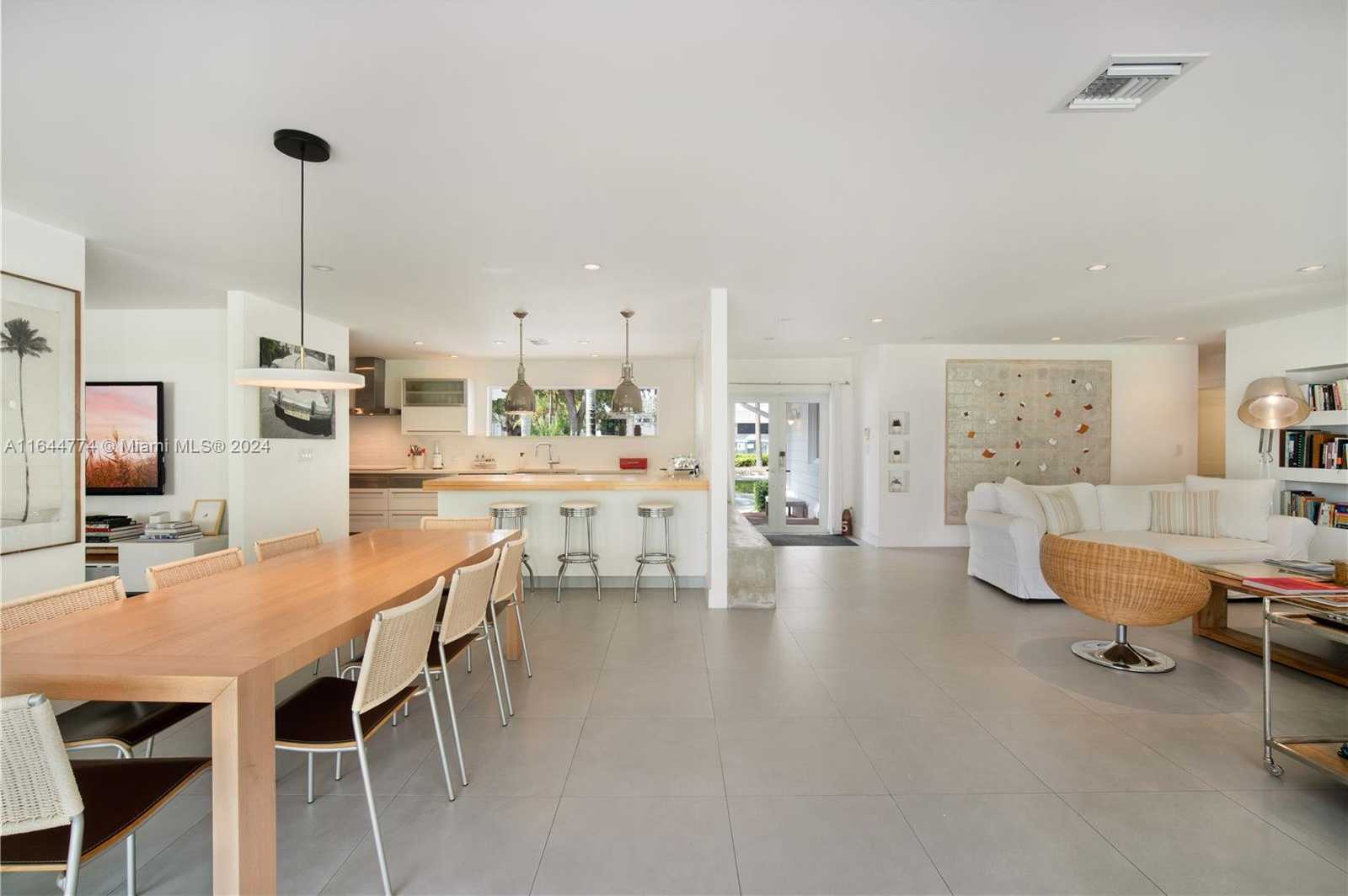 Small Image of 861 HARBOR DR, Key Biscayne Number 42