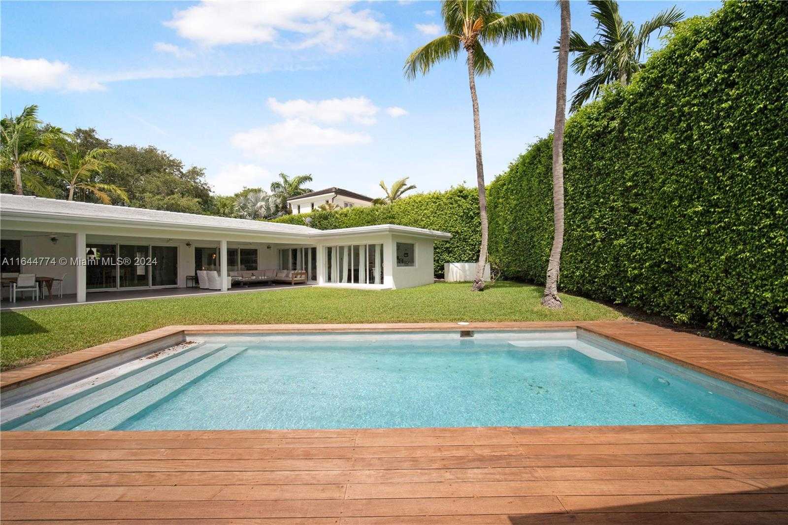 Small Image of 861 HARBOR DR, Key Biscayne Number 49