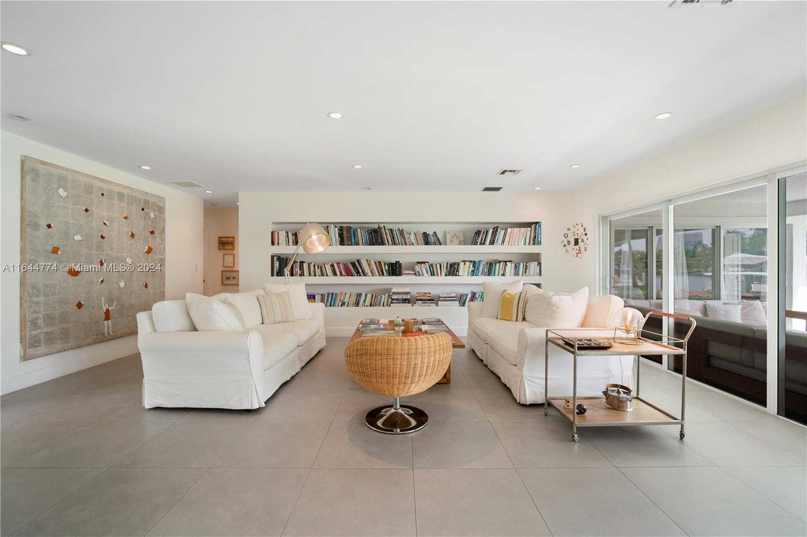 Small Image of 861 HARBOR DR, Key Biscayne Number 5