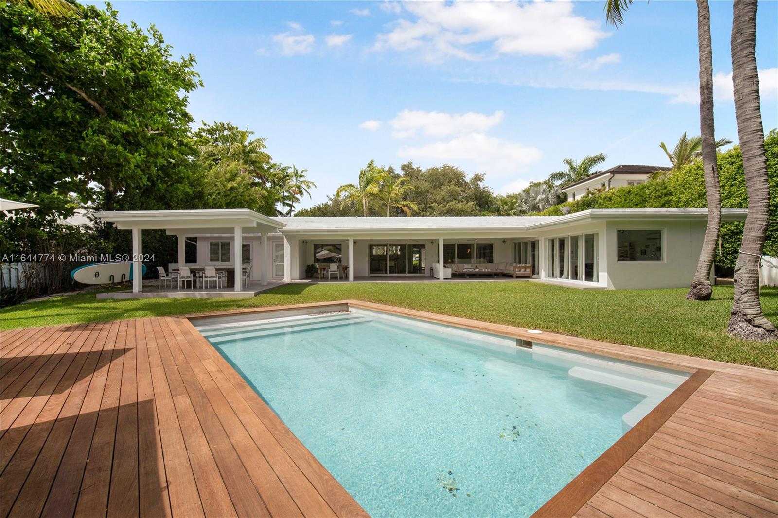 Small Image of 861 HARBOR DR, Key Biscayne Number 52