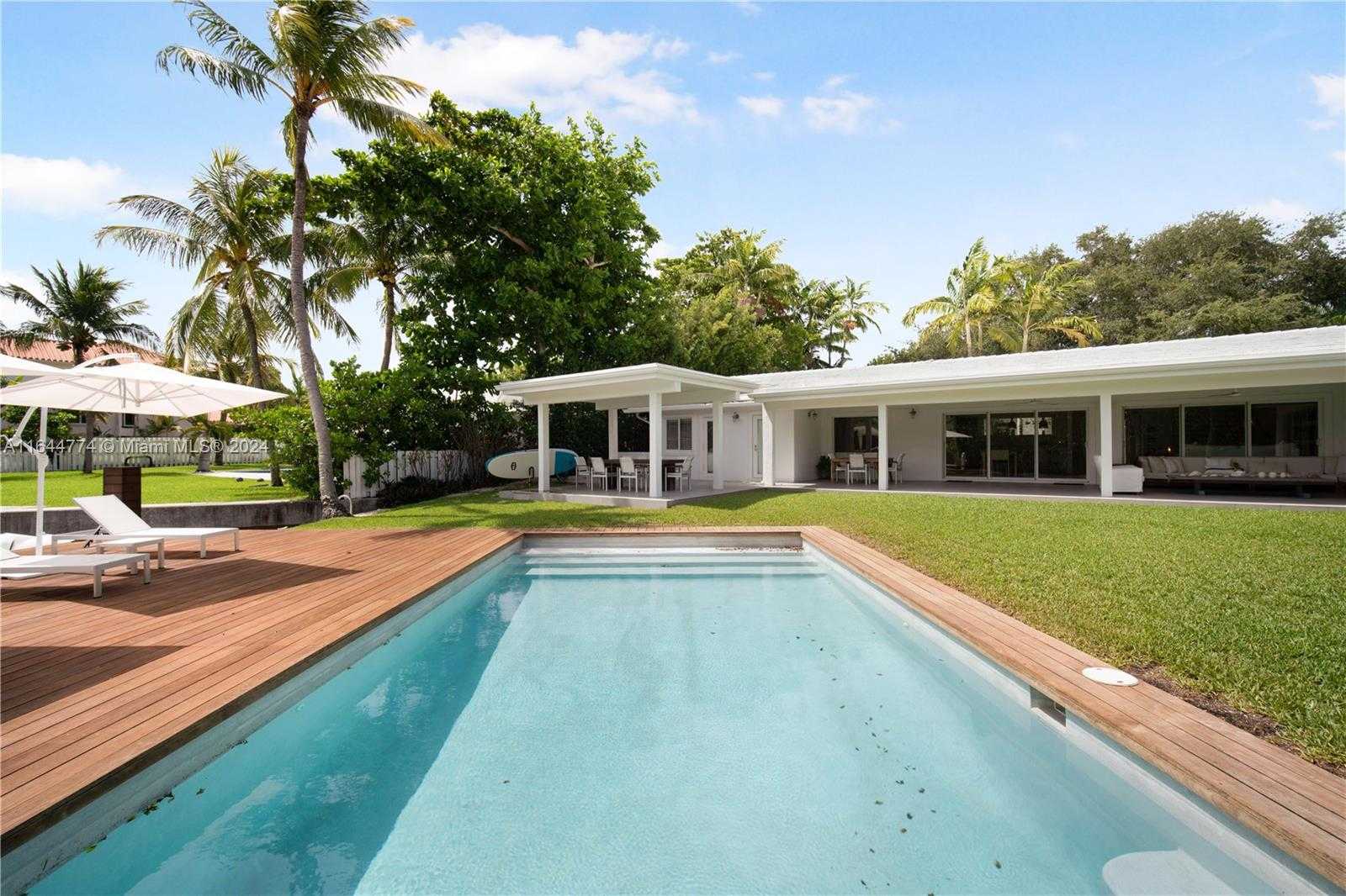 Small Image of 861 HARBOR DR, Key Biscayne Number 53