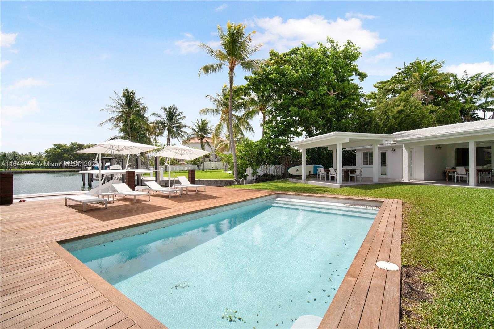 Small Image of 861 HARBOR DR, Key Biscayne Number 54