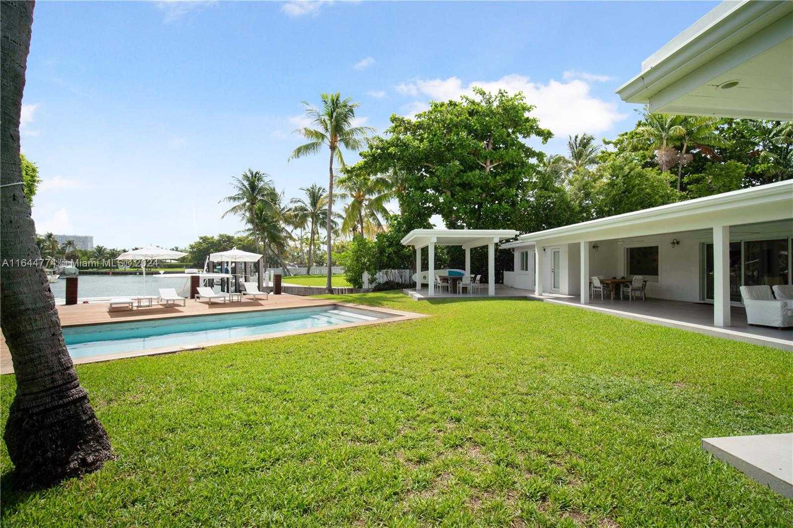 Small Image of 861 HARBOR DR, Key Biscayne Number 56