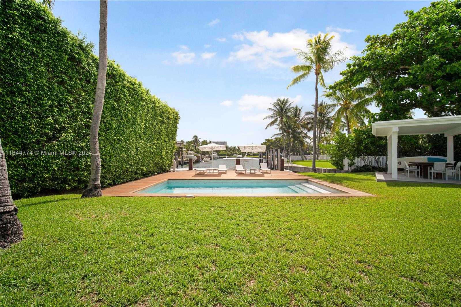 Small Image of 861 HARBOR DR, Key Biscayne Number 57