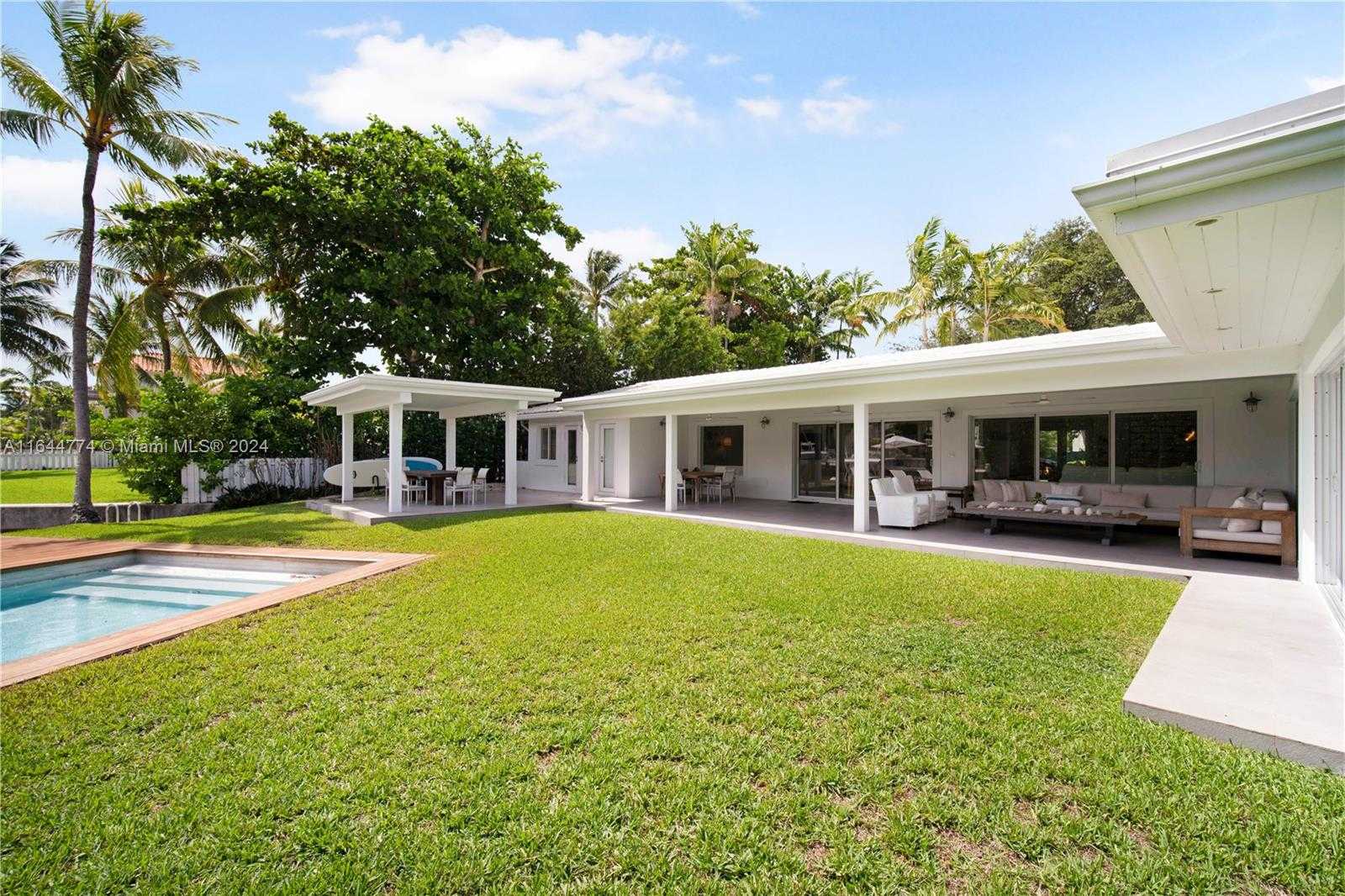 Small Image of 861 HARBOR DR, Key Biscayne Number 58