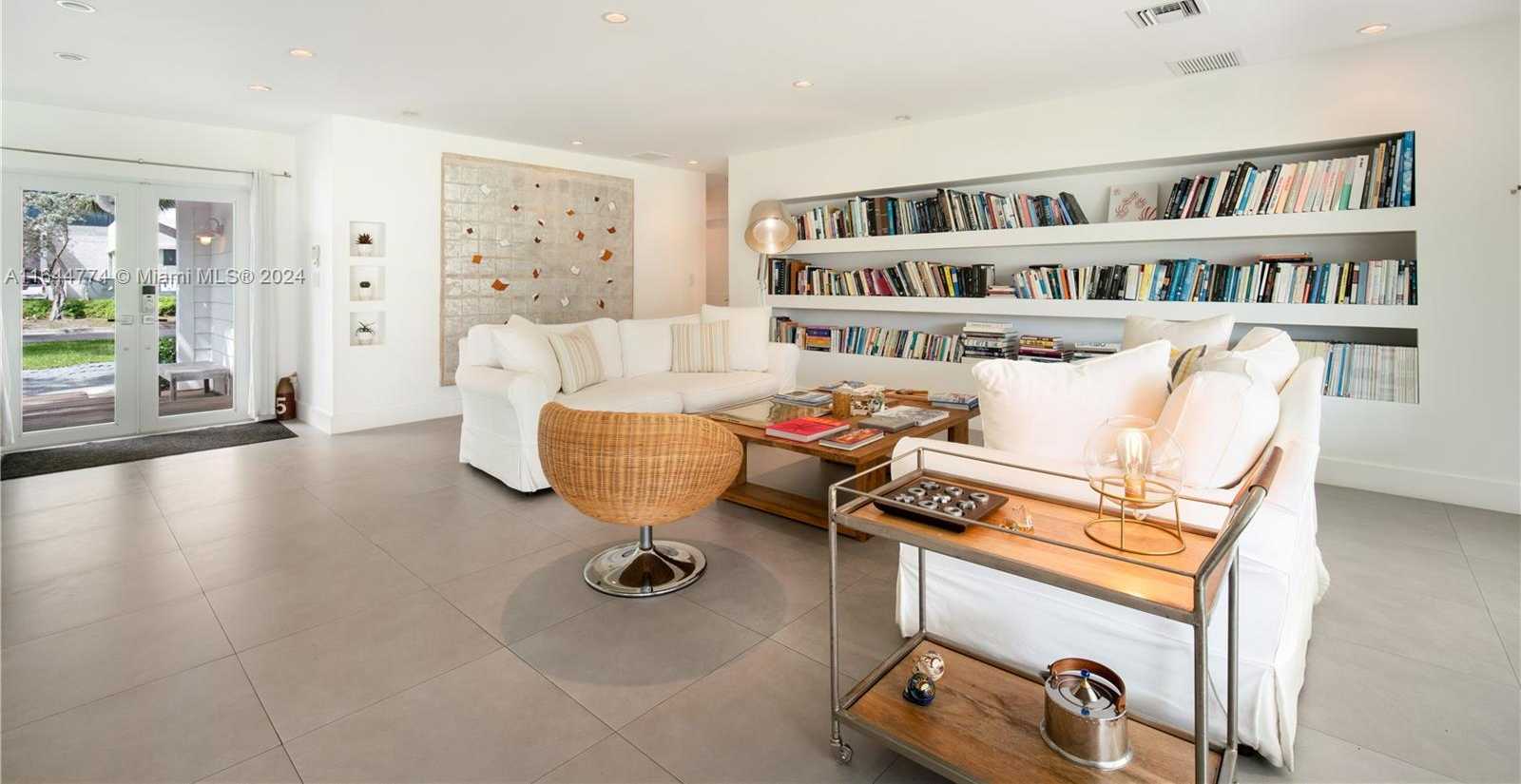 Small Image of 861 HARBOR DR, Key Biscayne Number 6