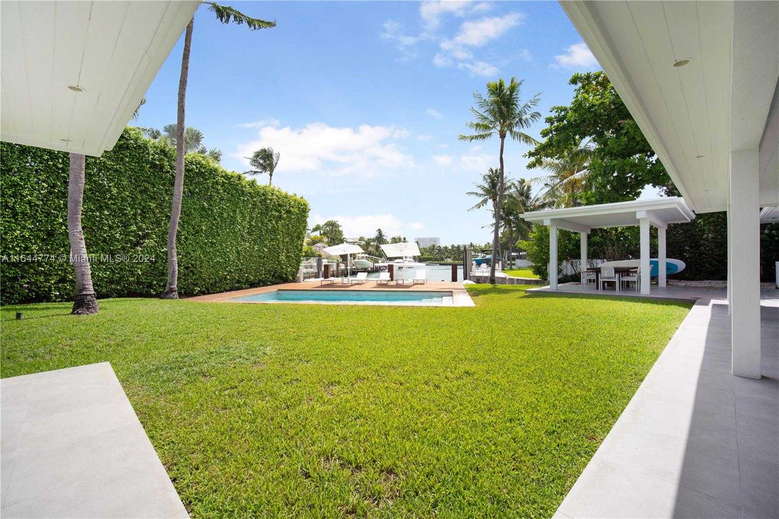 Small Image of 861 HARBOR DR, Key Biscayne Number 61