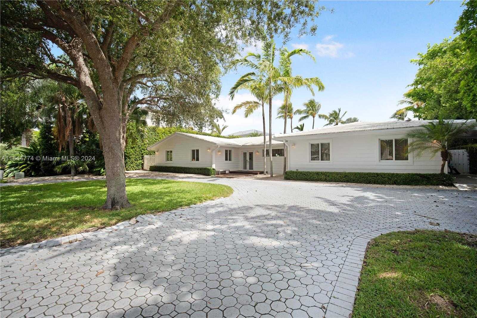 Small Image of 861 HARBOR DR, Key Biscayne Number 67