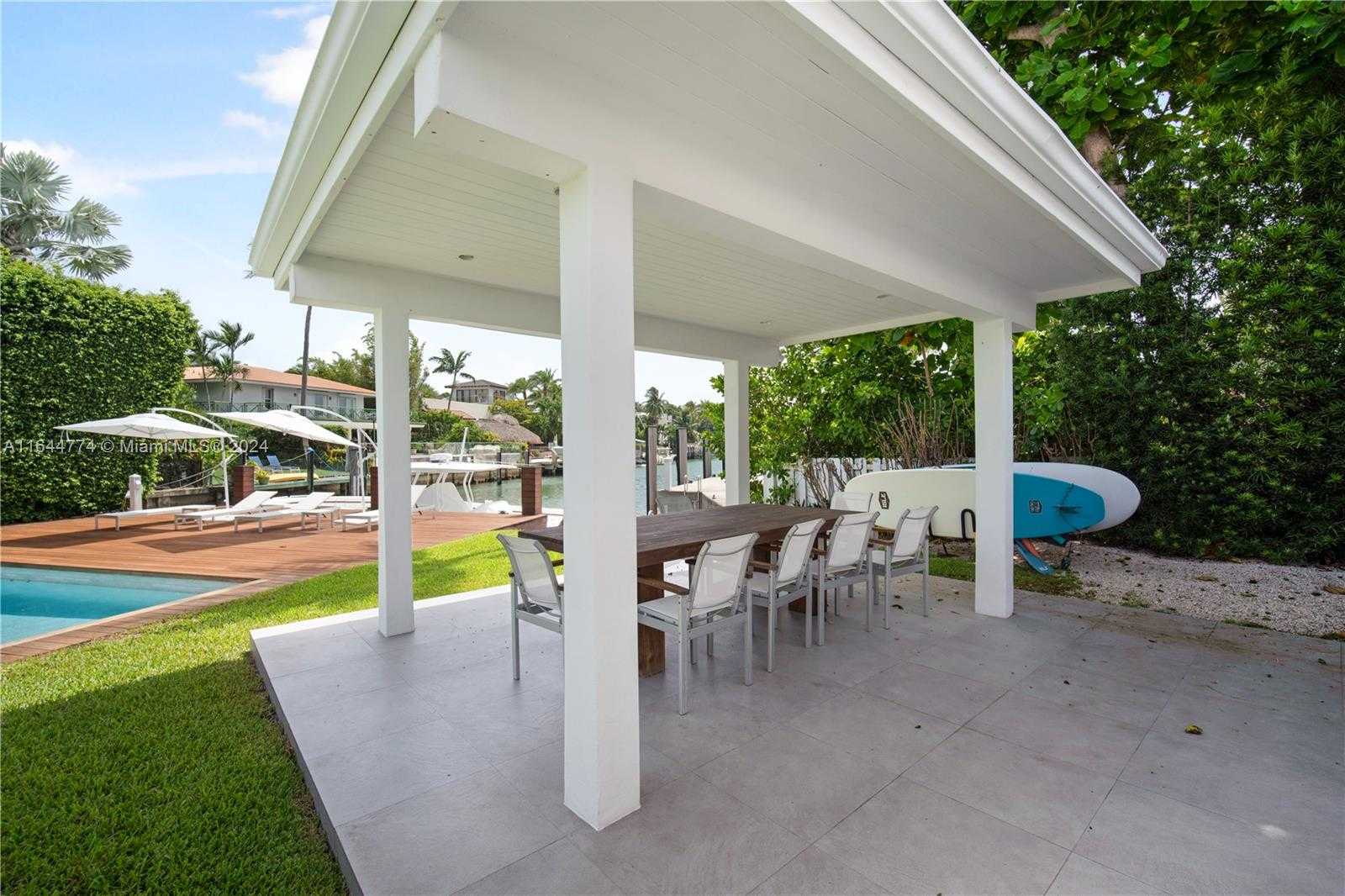 Small Image of 861 HARBOR DR, Key Biscayne Number 71