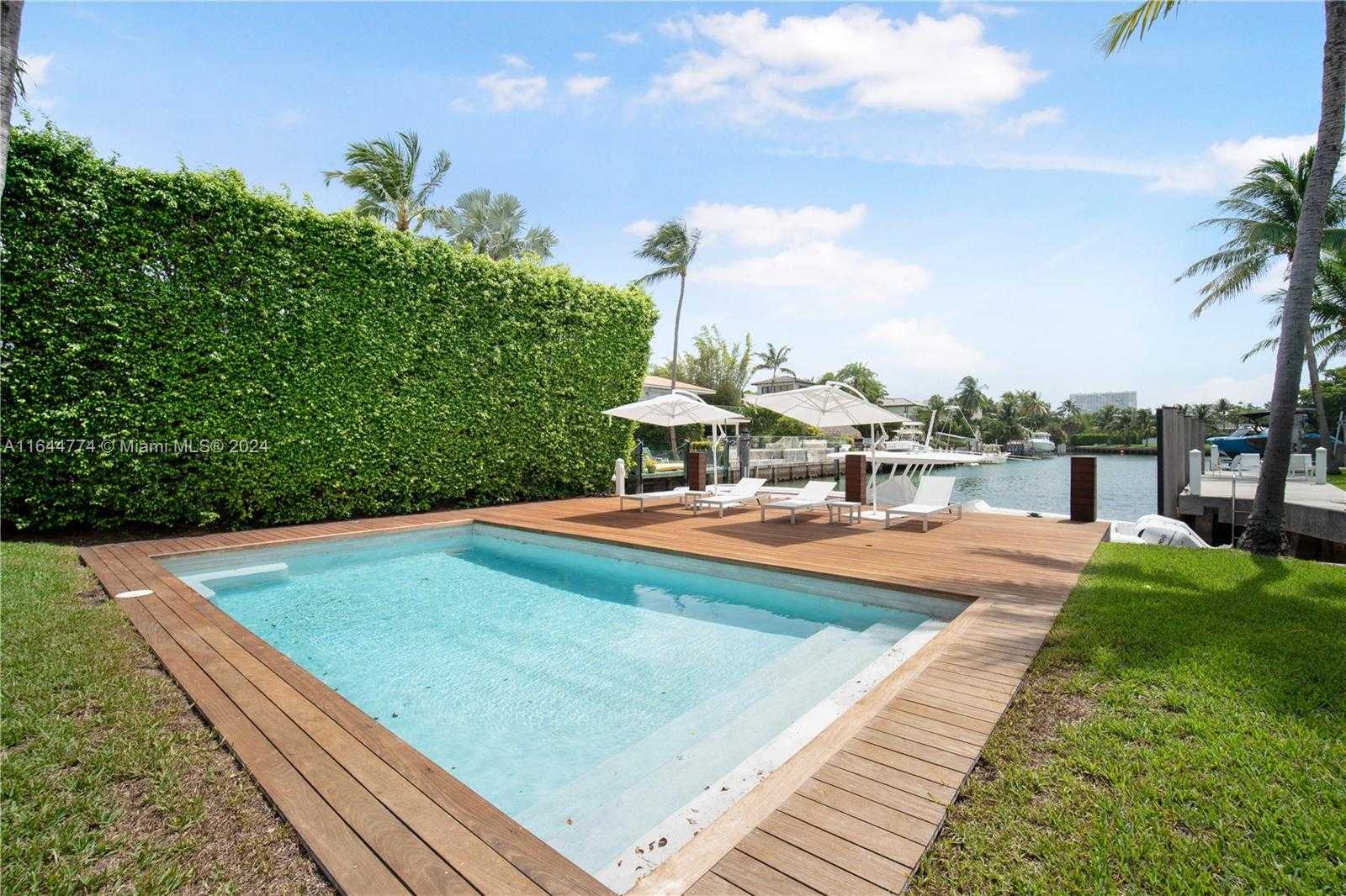 Small Image of 861 HARBOR DR, Key Biscayne Number 72