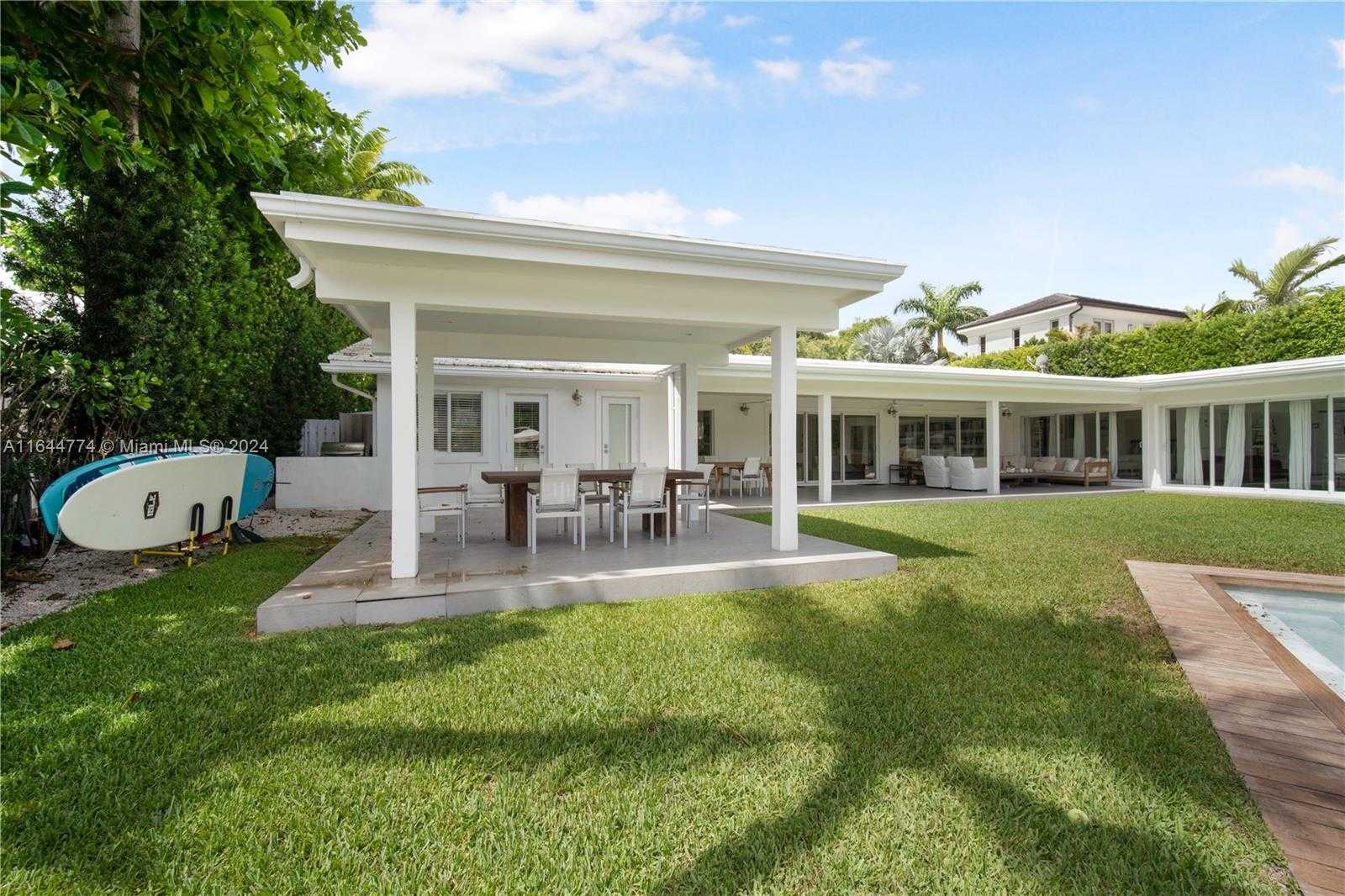 Small Image of 861 HARBOR DR, Key Biscayne Number 75