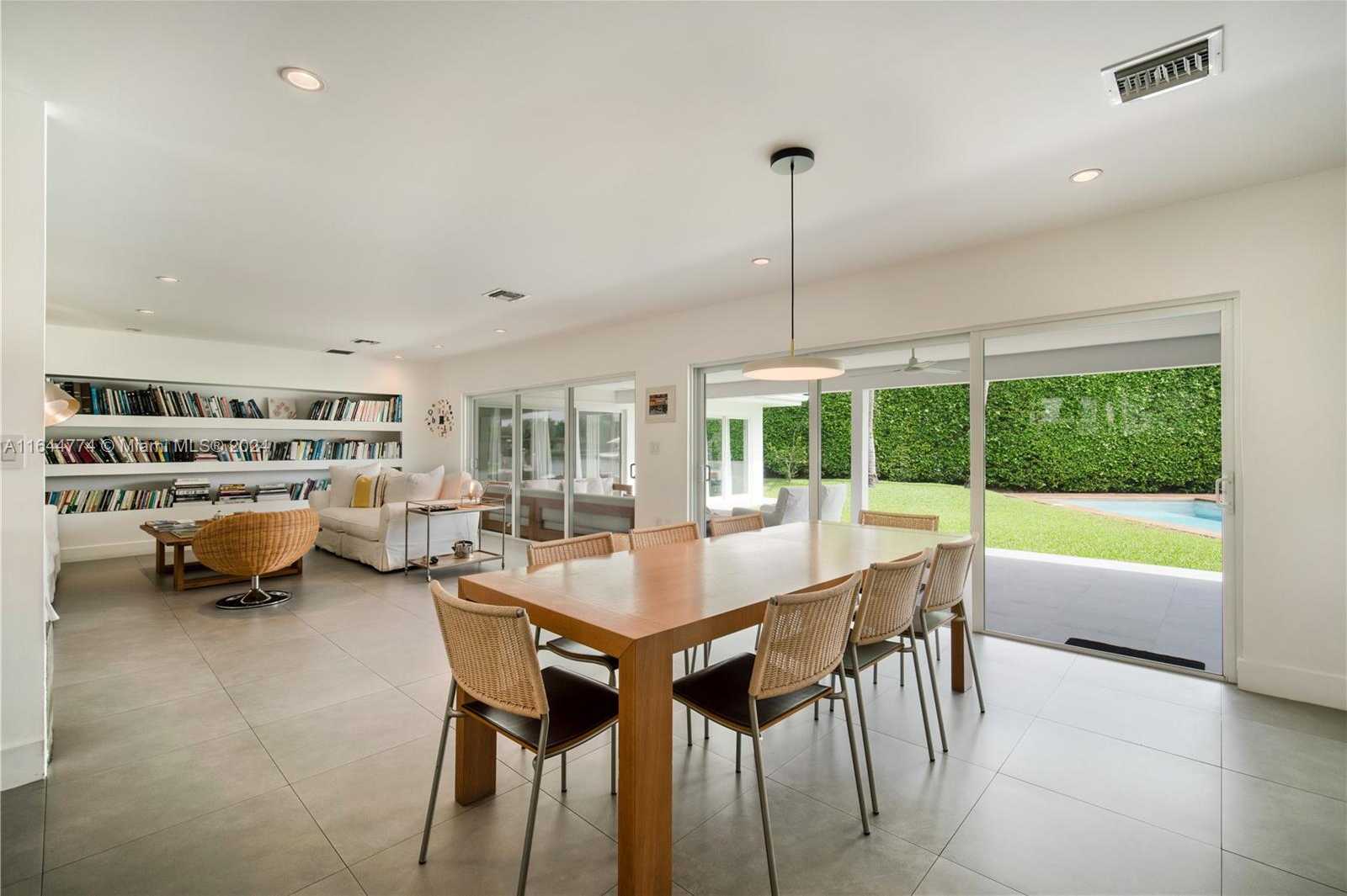 Small Image of 861 HARBOR DR, Key Biscayne Number 9